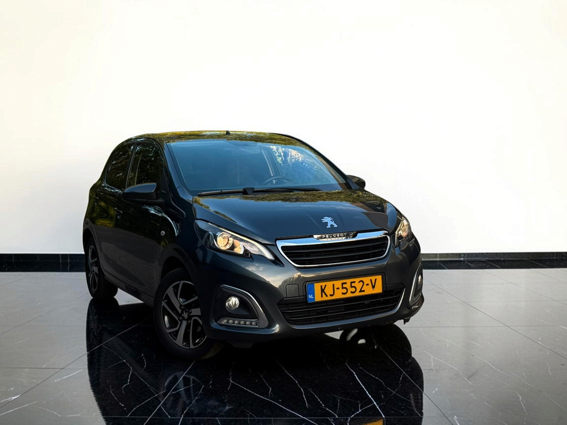 Peugeot 108 1.0 VTi Allure AC| LED | Achter Camera, Auto's, Stof, Gebruikt, 4 stoelen, Origineel Nederlands