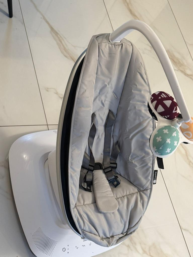 4 moms Mamaroo, Ophalen of Verzenden, Zo goed als nieuw
