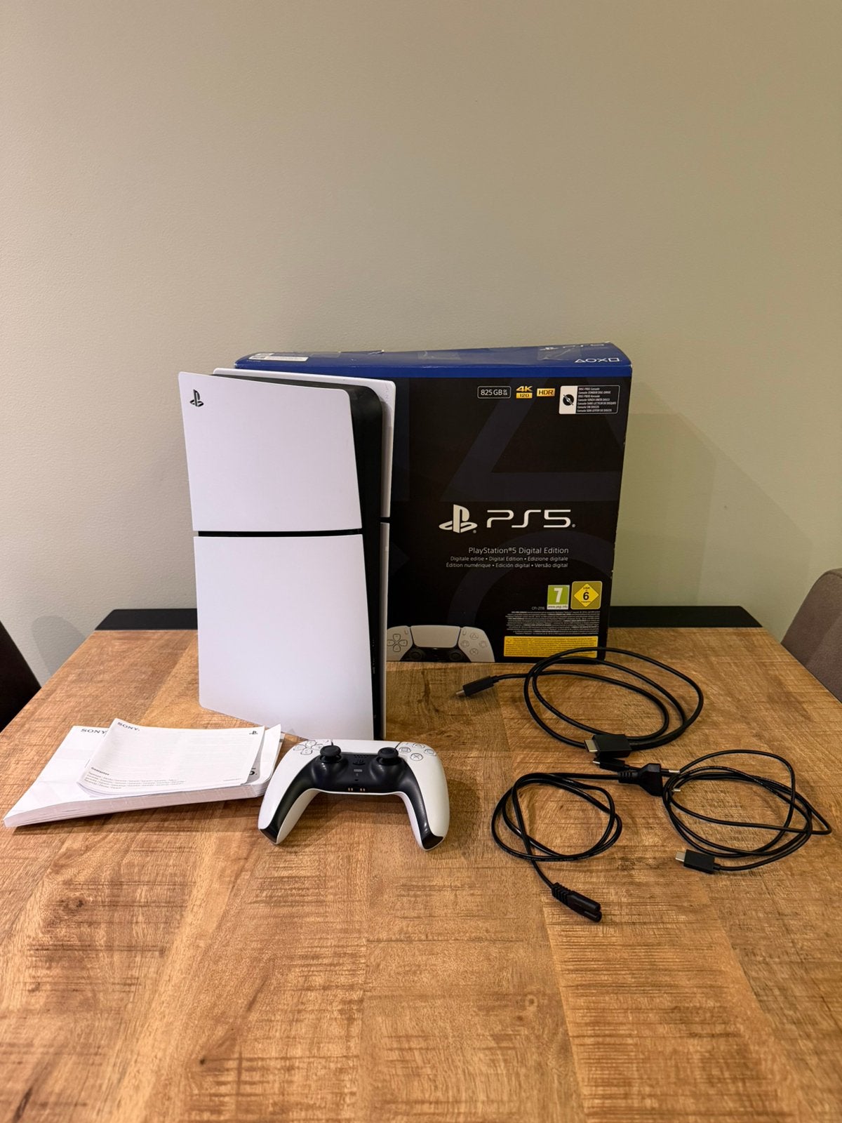 Playstation 5 slim digital edition, Spelcomputers en Games, Ophalen of Verzenden, Zo goed als nieuw