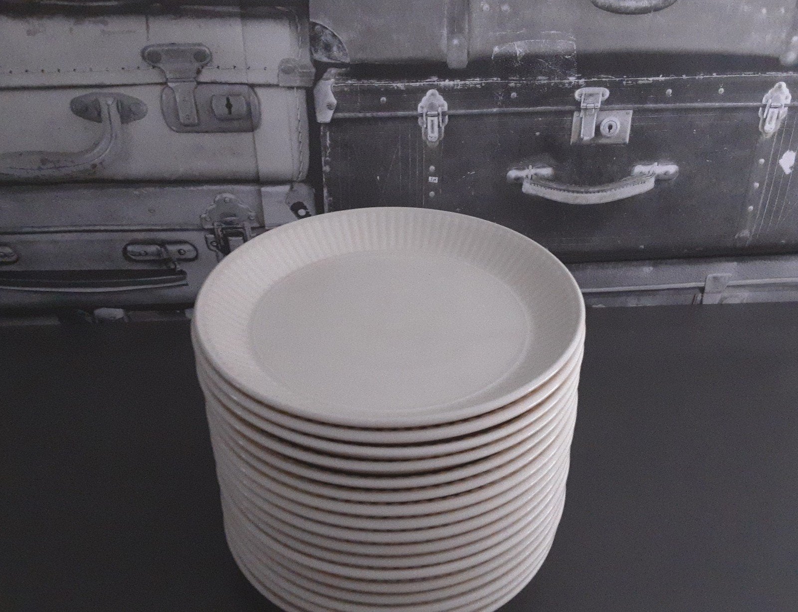 wedgwood Edme gebaksbordjes met opstaande rand per stuk, Ophalen, Zo goed als nieuw, Aardewerk, Bord(en)