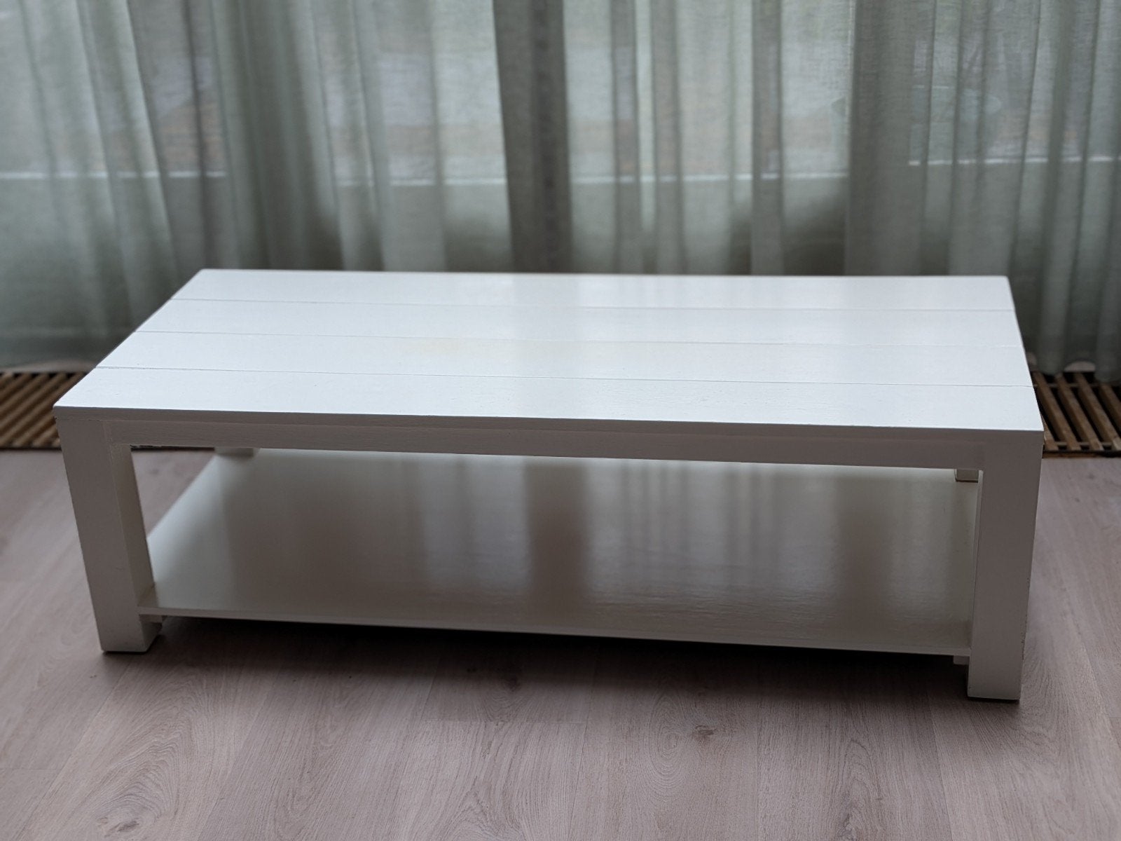 Zelfgemaakte witte salontafel met opbergruimte, Huis en Inrichting, Tafels | Salontafels, Ophalen, Gebruikt, 100 tot 150 cm, 50 tot 100 cm