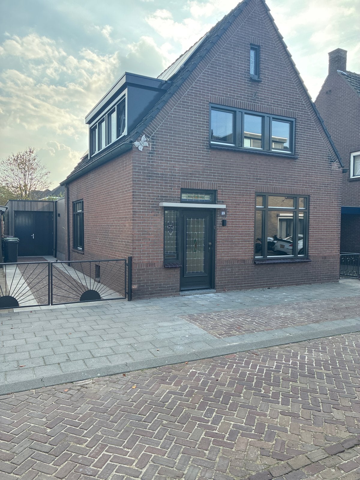 Oss: Geheel gerenoveerde woning te huur/koop, 200 tot 500 m², Noord-Brabant, Vrijstaande woning, 3 kamers