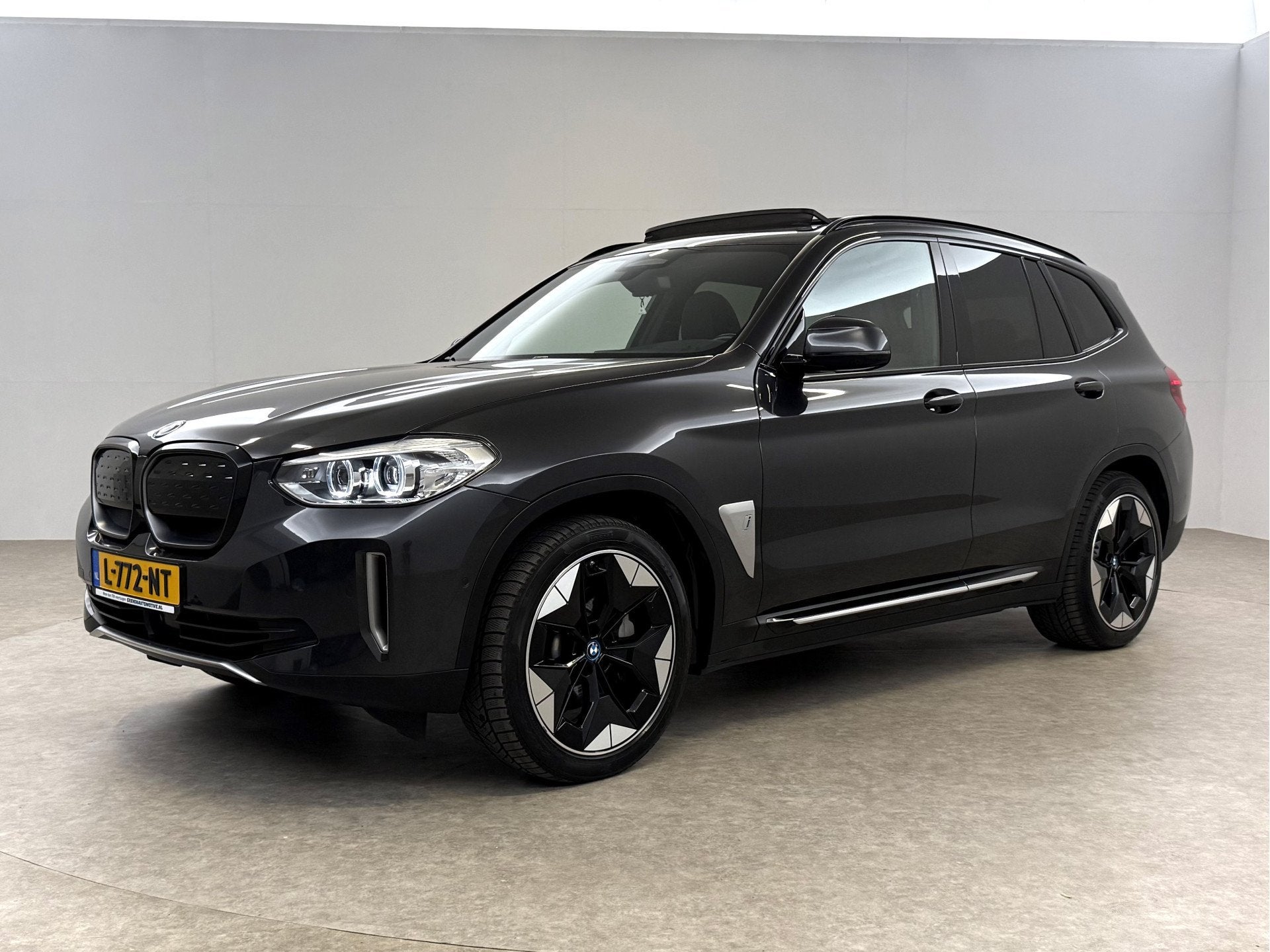 Foto 8 van BMW iX3 Executive 80 kWh | Snelladen | SOH 91% | Pano | Came