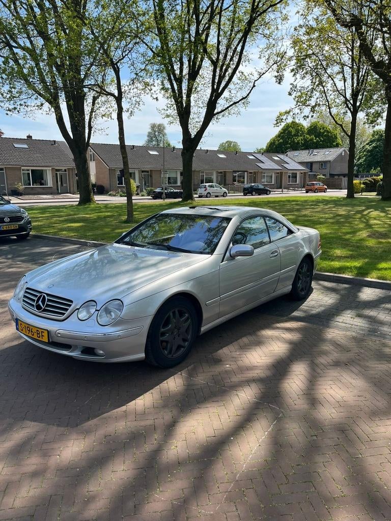 Mercedes-Benz Mercedes 2001 Grijs, Auto's, Automaat, Achterwielaandrijving, 4 stoelen, 120 €/maand