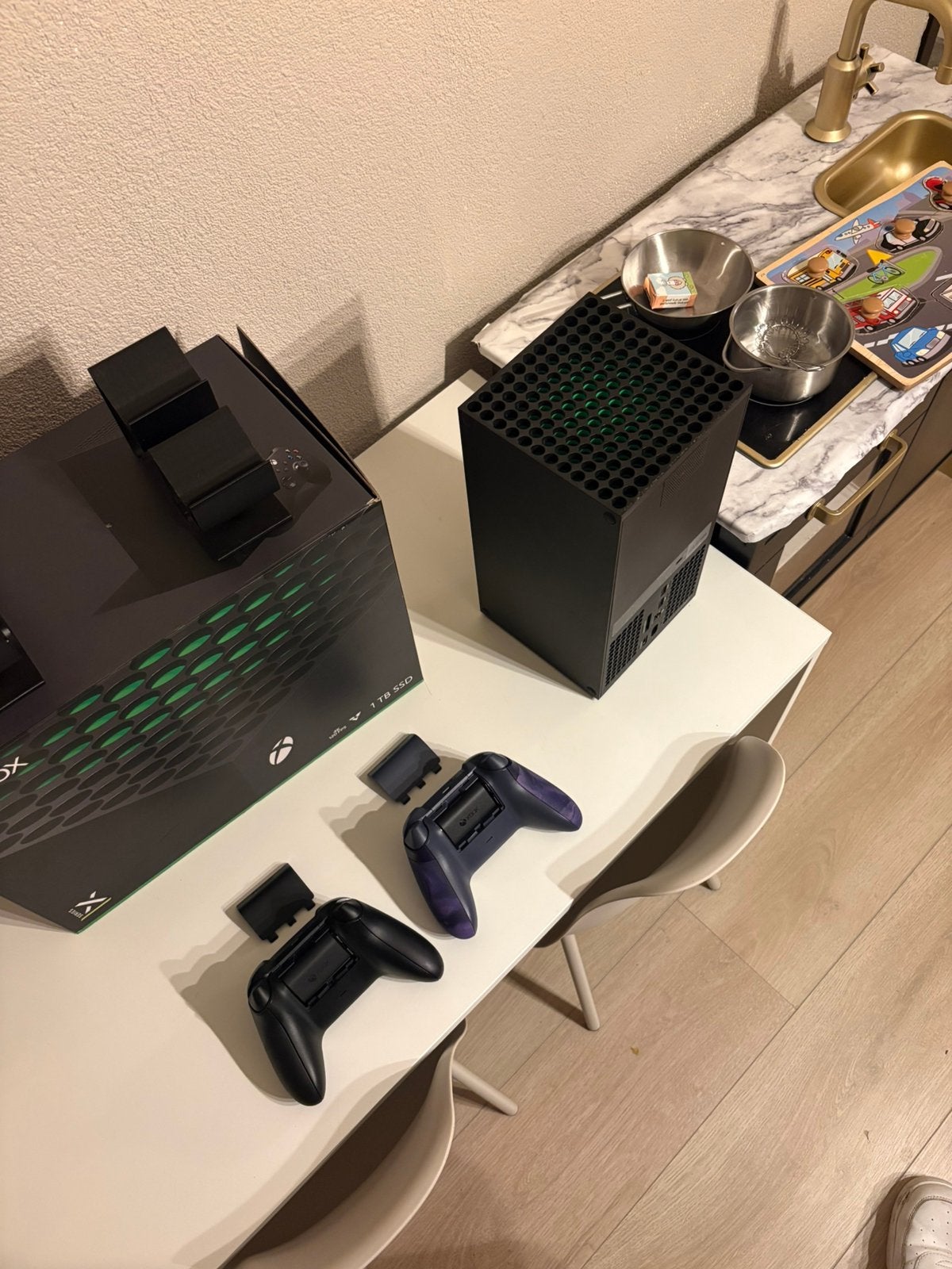 Xbox series x console met 2 controllers en games