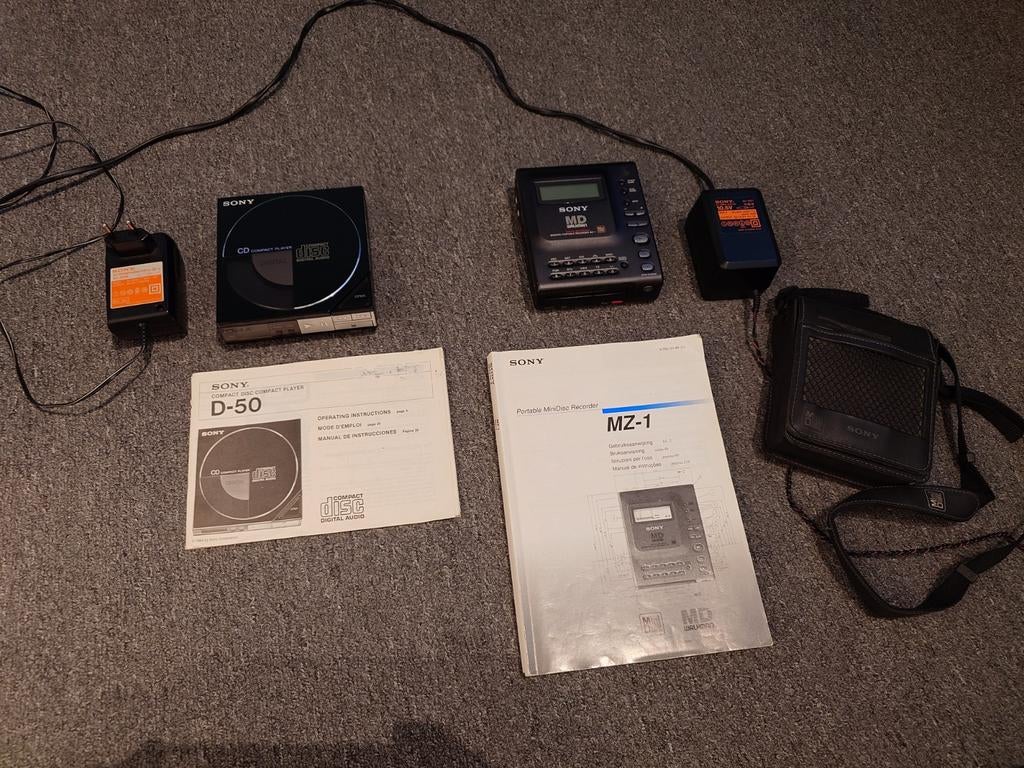 Sony MZ-1 en Sony D50 de eerste draagbare spelers., Audio, Tv en Foto, Walkmans, Discmans en Minidiscspelers, Ophalen of Verzenden