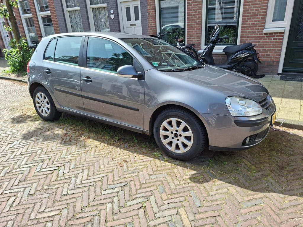 Volkswagen 2004 Grijs 1.4 fsi, Auto's, Volkswagen, 620 kg, 1176 kg, Particulier, 1000 kg