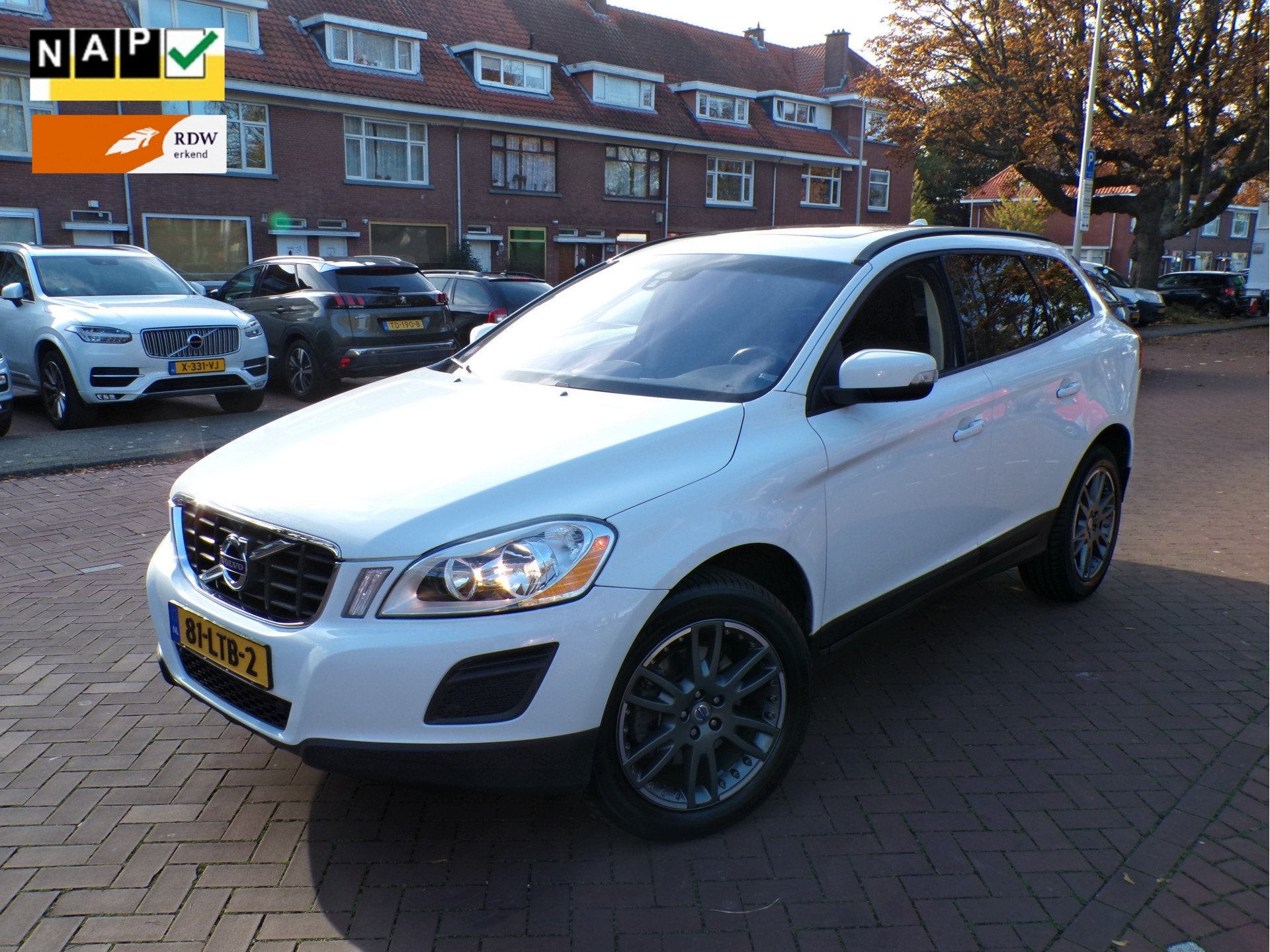 Volvo XC60 2.0T Kinetic AUTOMAAT PANODAK TREKHAAK (bj 2010), Auto's, 4 cilinders, Wit, Origineel Nederlands, Bedrijf