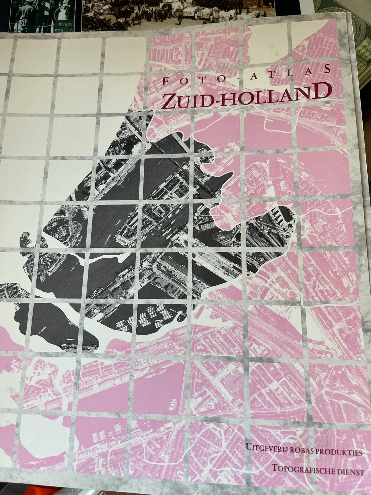 Fotoatlas Zuid-Holland - Luchtfoto's uit 1989, Gelezen, Overige atlassen, Ophalen of Verzenden, 1800 tot 2000