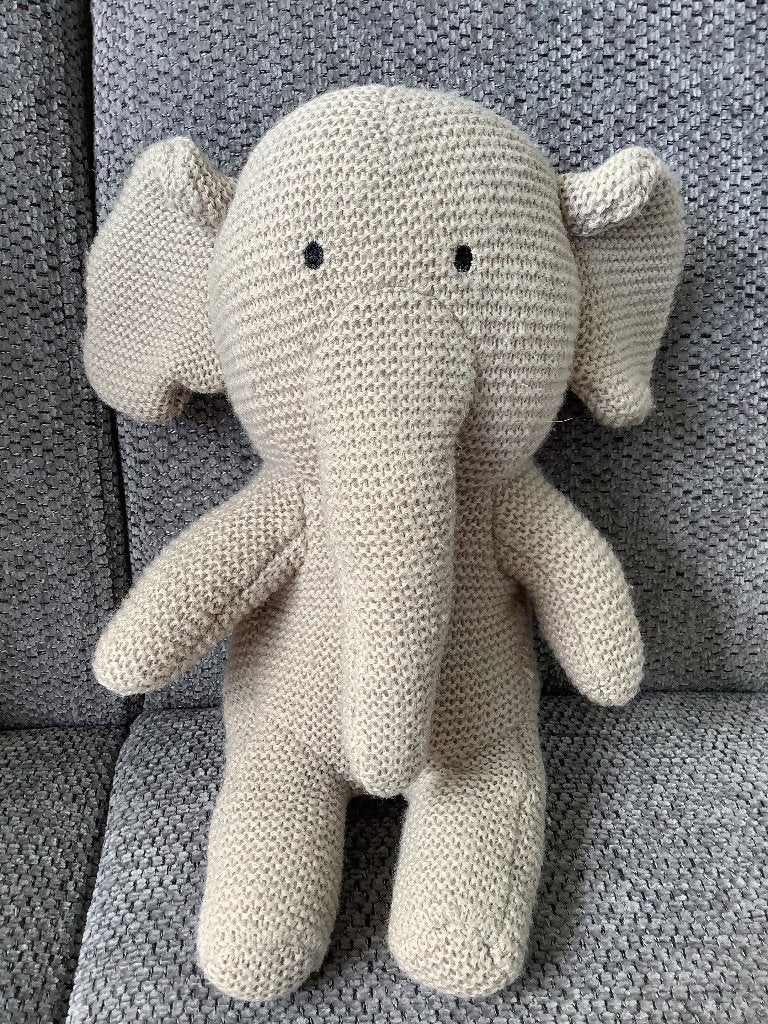 Hema olifant gebreid grijs 30 cm  5 euro, Ophalen of Verzenden, Zo goed als nieuw, Overige typen