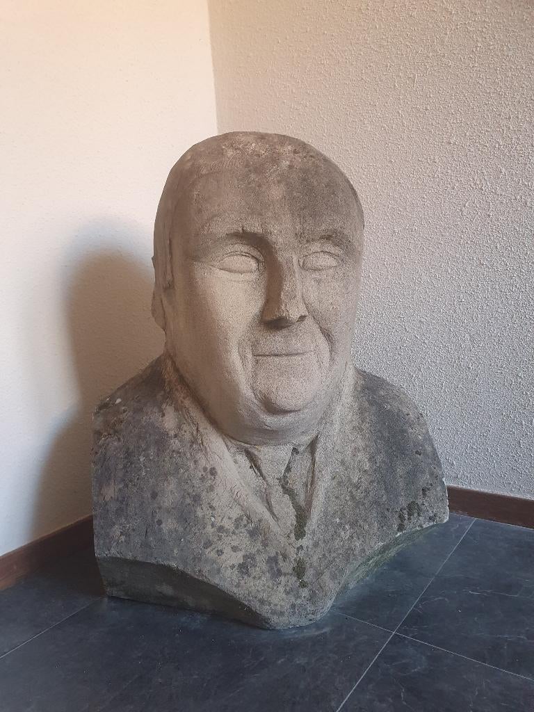 Vintage buste van een heer gemaakt van zandsteen, Ophalen, Buste, 50 - 100 cm, Handgemaakt