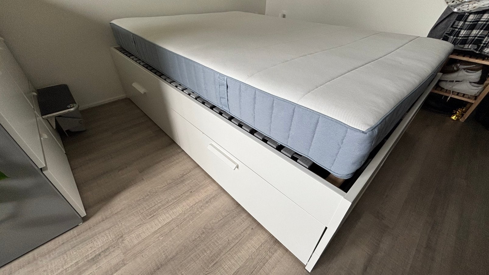 IKEA BRIMNES twijfelaar incl. matras, Ophalen, Wit, 140 cm, Zo goed als nieuw