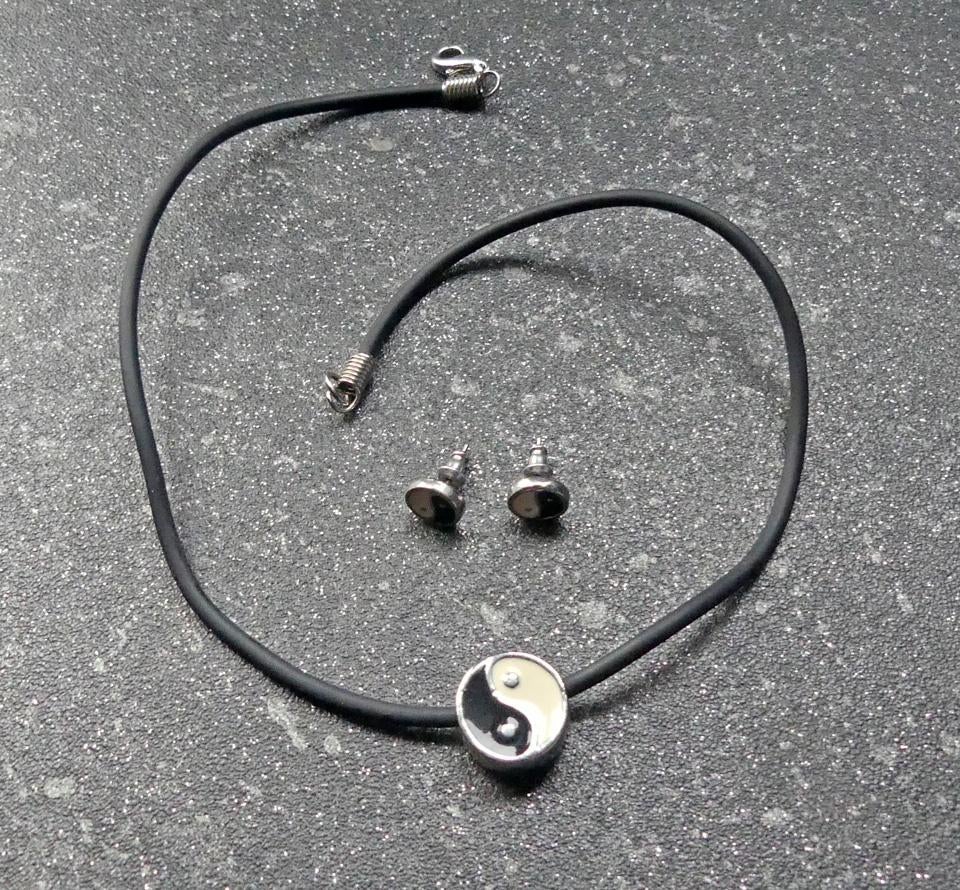Ketting zwart rubber hangertje yin yang oorbellen, Sieraden, Tassen en Uiterlijk, Kettingen, Gebruikt, Overige materialen, Zwart