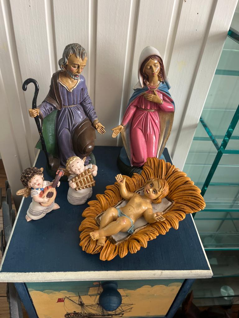 Kerststal beeldjes set - Jozef, Maria, Jezus en engelen, Antiek en Kunst, Ophalen of Verzenden