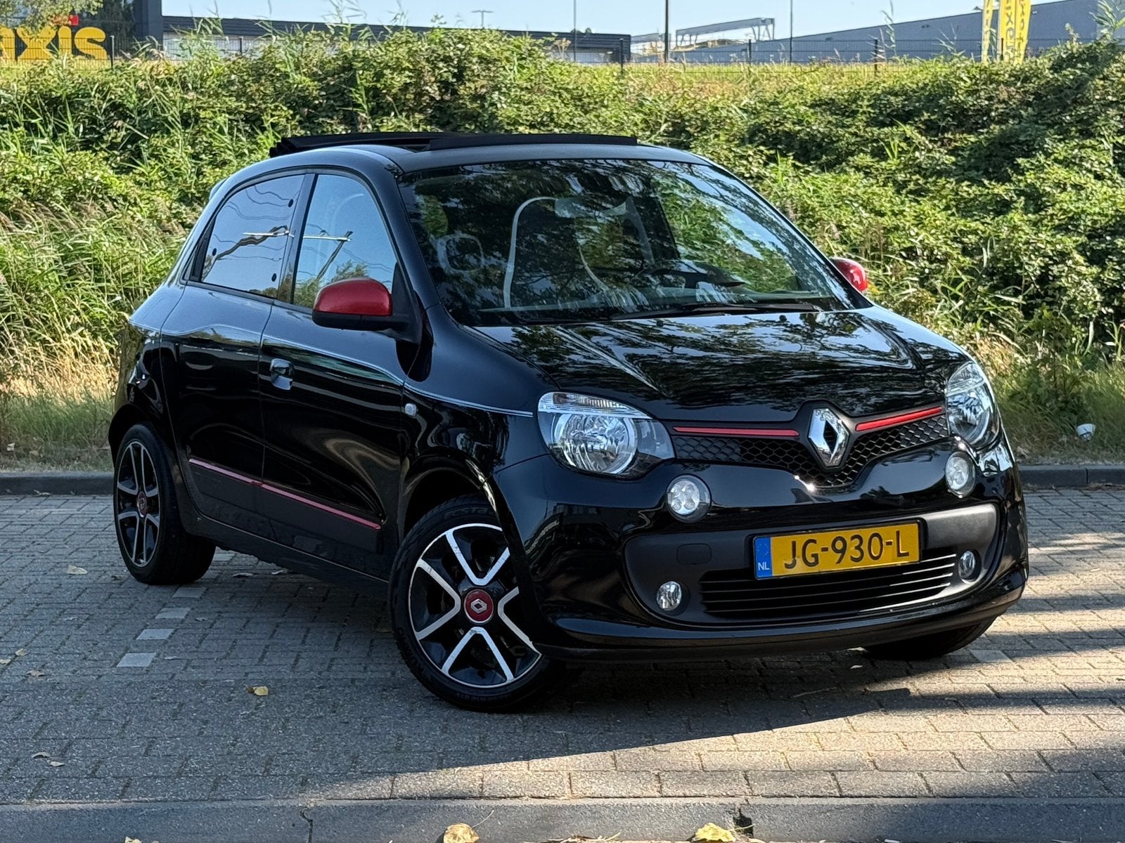 Renault Twingo 0.9 TCE Dynamique 90pk | Open dak | Camera, Auto's, 898 cc, 918 kg, 4 stoelen, Leder en Stof
