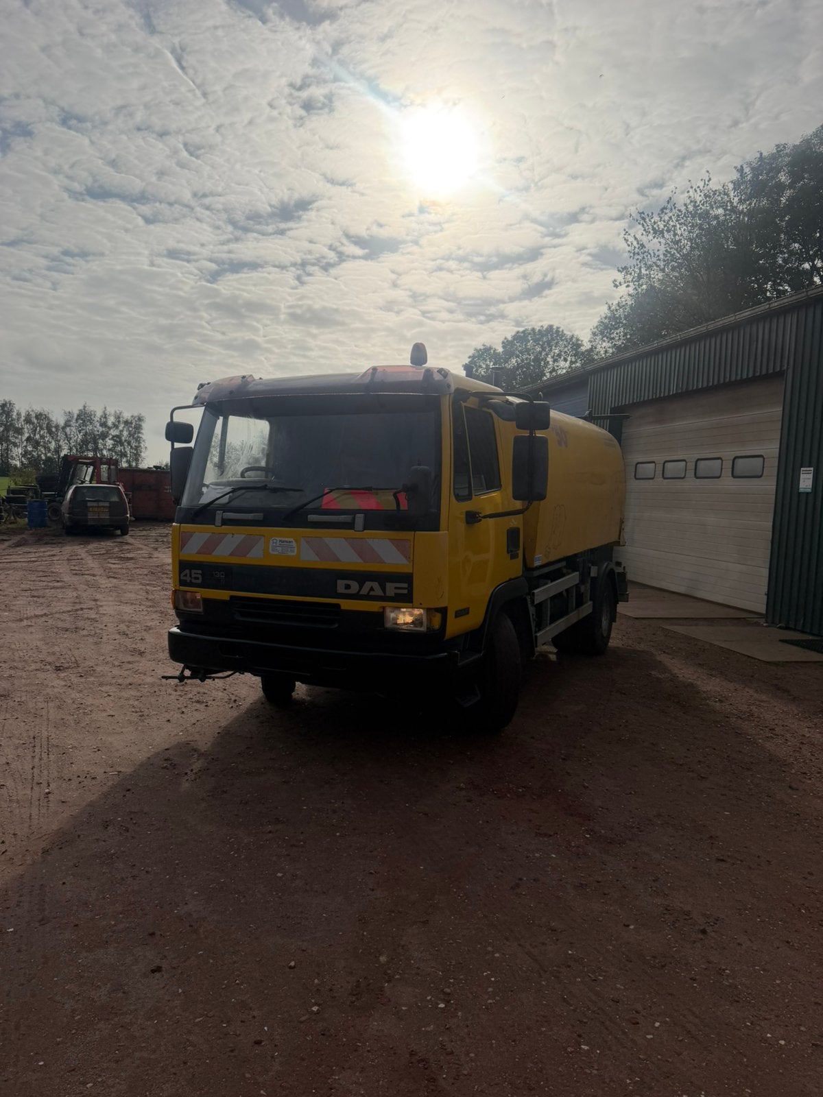 Veeg wagen veegauto straatveger daf lf45, Auto's, Achterwielaandrijving, Zwart, Geel, Bedrijf