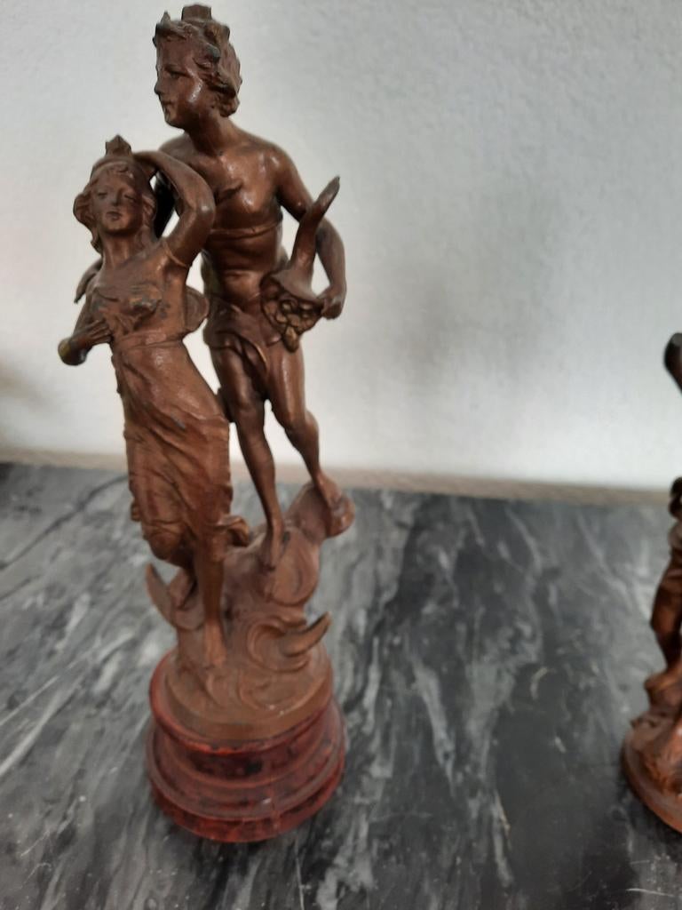 Zamak beeldje van twee figuren, Antiek en Kunst, Groep mensen, Gepatineerd, Ophalen of Verzenden, 20 - 50 cm