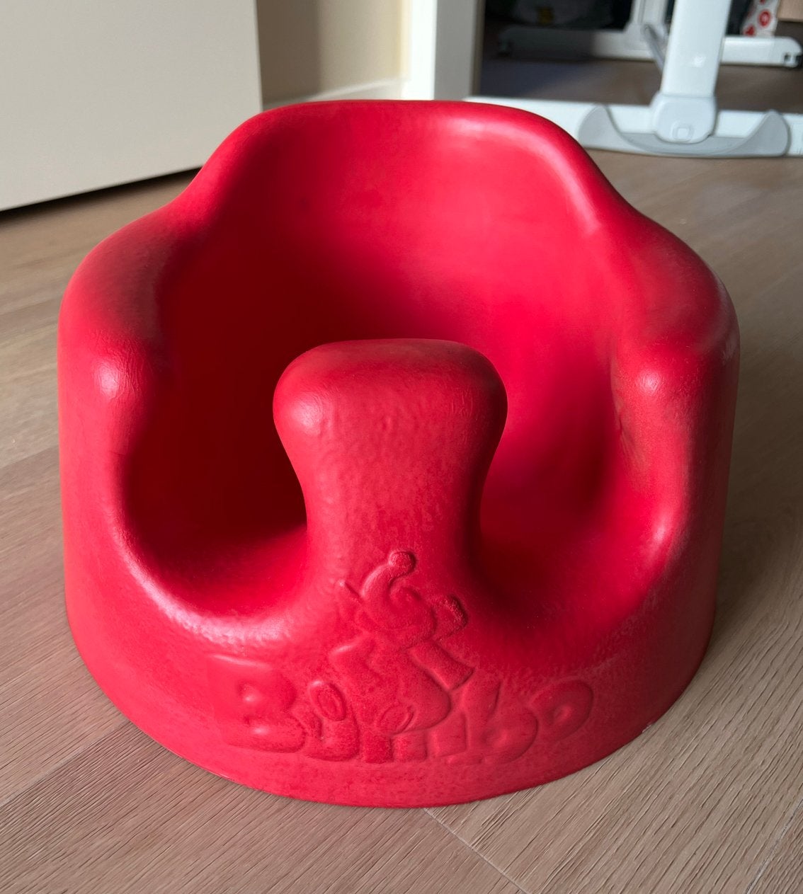 Rode Bumbo babystoel, Kinderen en Baby's, Kinderstoelen, Ophalen, Gebruikt, Overige typen, Stoelverkleiner