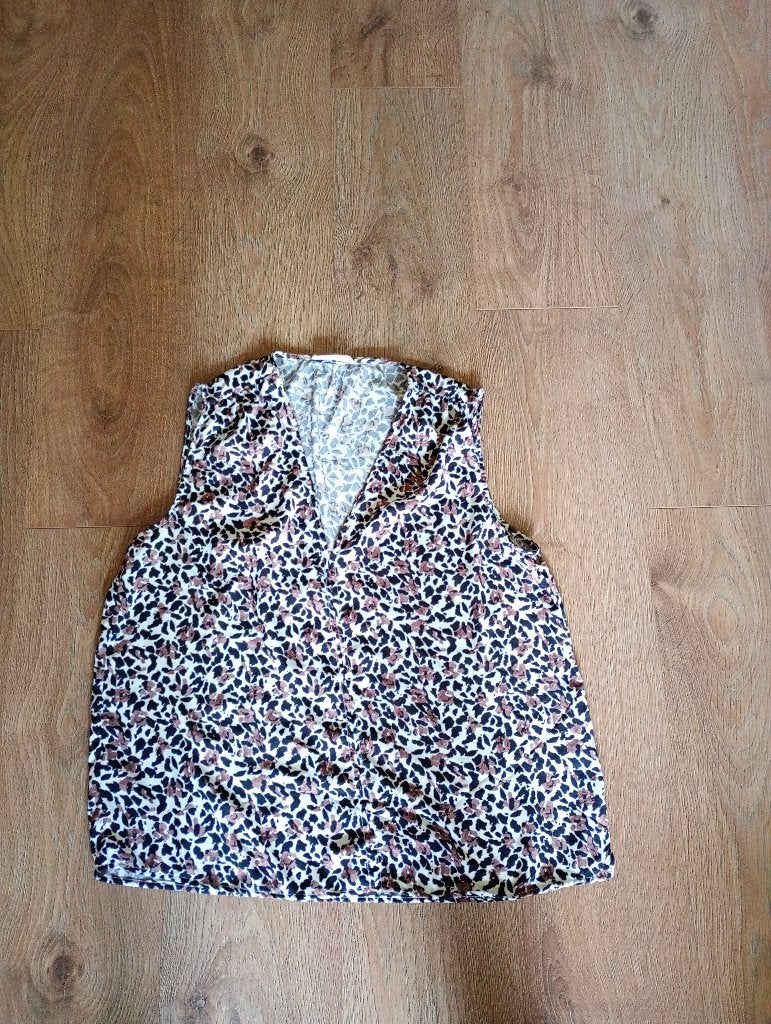 Primark mouwloze top met print, maat 44 (L), Kleding | Dames, Tops, Maat 42/44 (L), Ophalen of Verzenden, Zo goed als nieuw, Zonder mouw