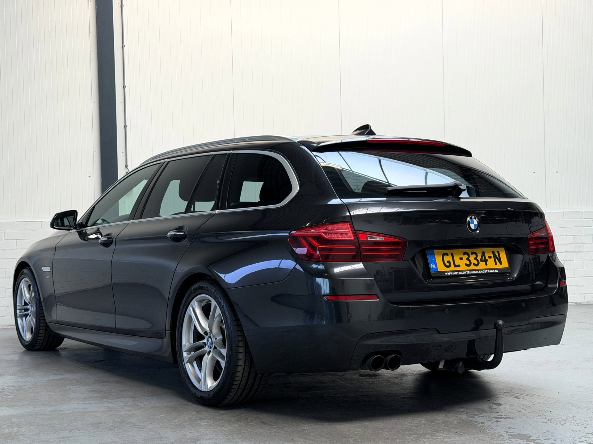 BMW 5-serie Touring 520i M-Sport|Trekhaak|Org NL, Automaat, Gebruikt, Euro 6, 4 cilinders