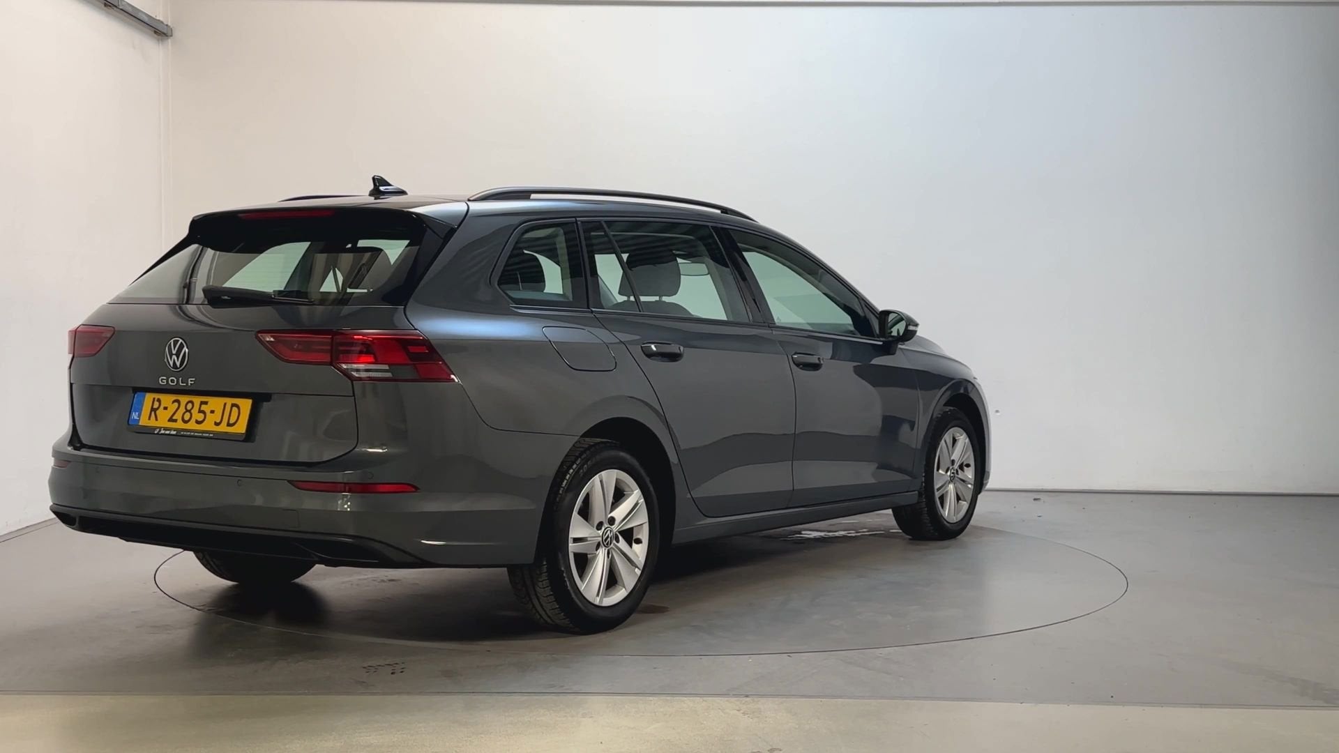 Volkswagen Golf Variant 1.0 TSI 110pk Life Sfeerverlichting, Stof, Gebruikt, Met garantie (alle), Origineel Nederlands