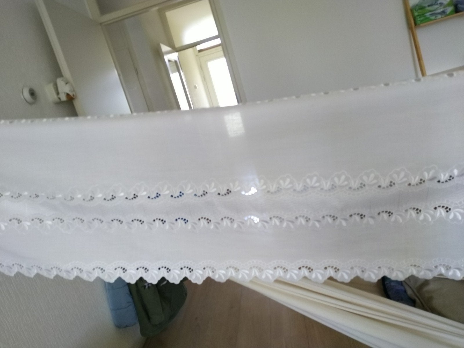 Witte vitrage met sierlijke rand - Zo goed als nieuw, Ophalen