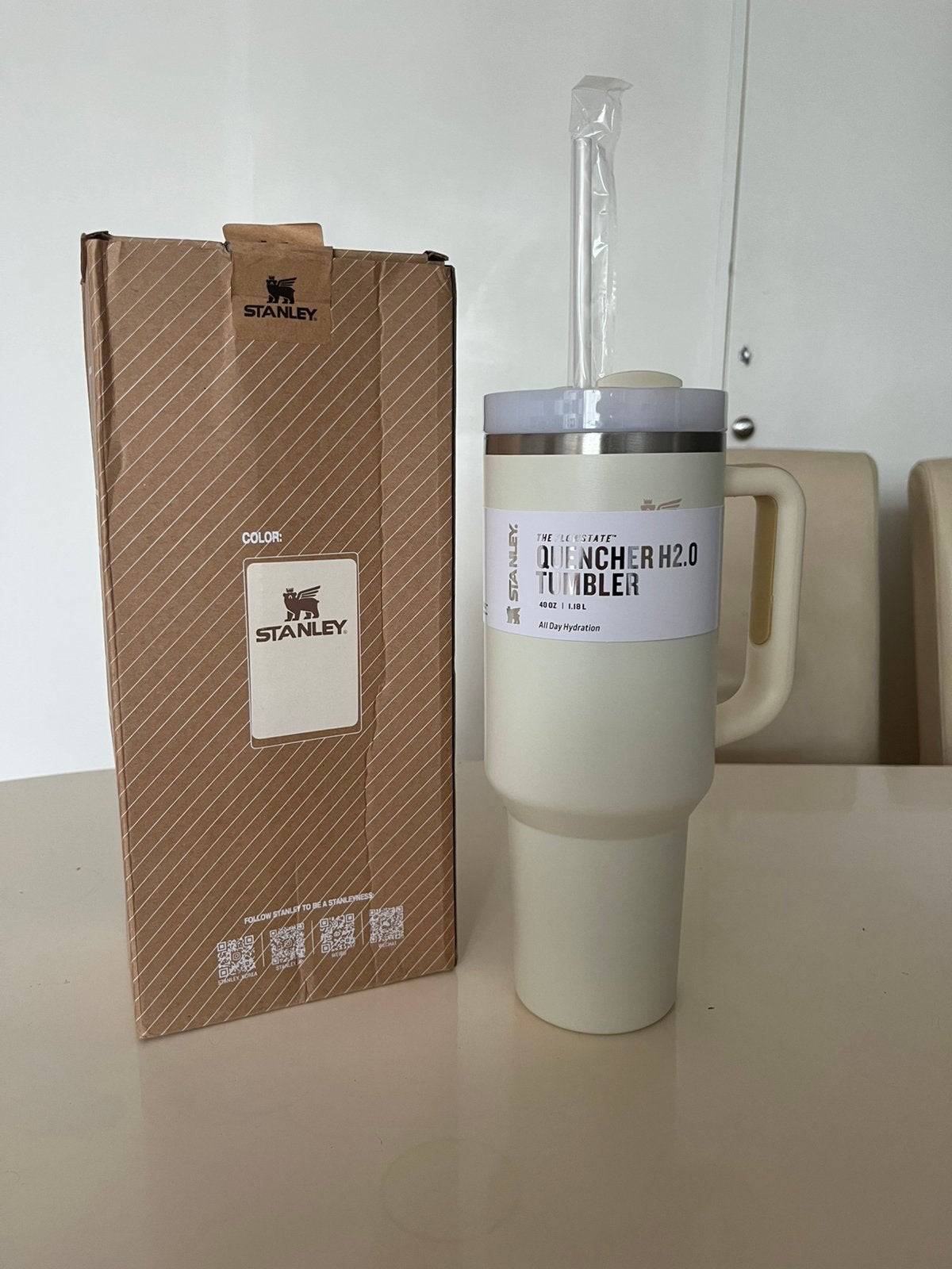 Stanley Quencher H2.0 FlowState Tumbler Cream 1.2 L Nieuw, Ophalen of Verzenden, Nieuw