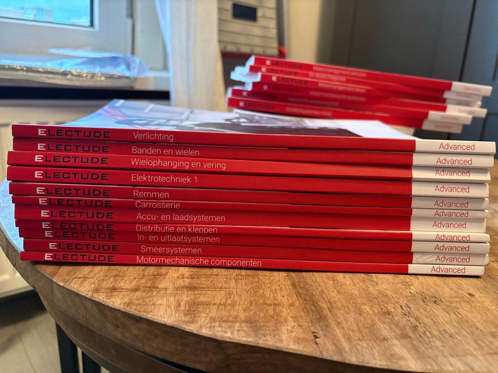 Electude Advanced boekenpakket 2022 – MBO3/4Automotive, Boeken, Ophalen of Verzenden, Overige niveaus, Overige vakken