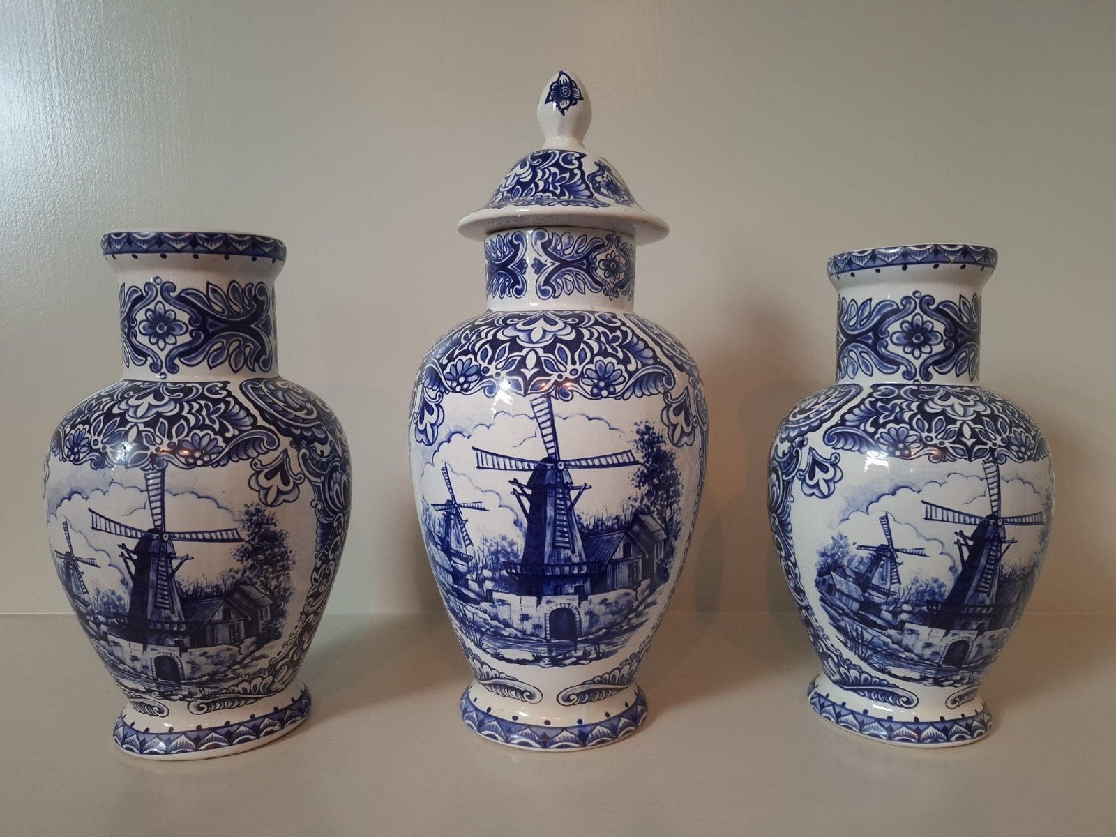 Set van 3 Delfts Blauw vazen met molenlandschap, Ophalen of Verzenden