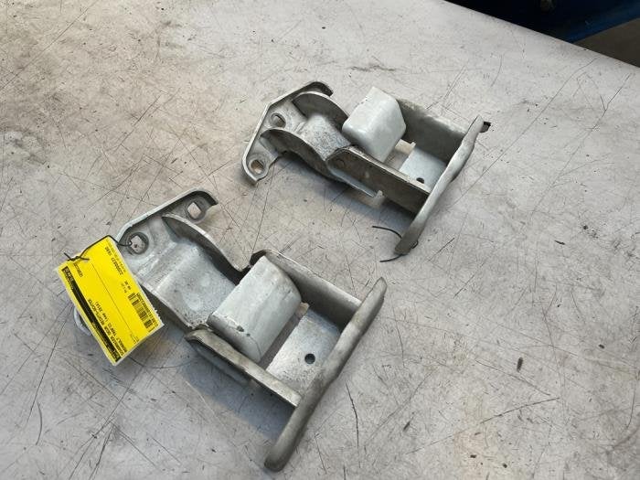 Scharnier deur rechts-achter van een Renault Trafic, Gebruikt, -, Renault, -