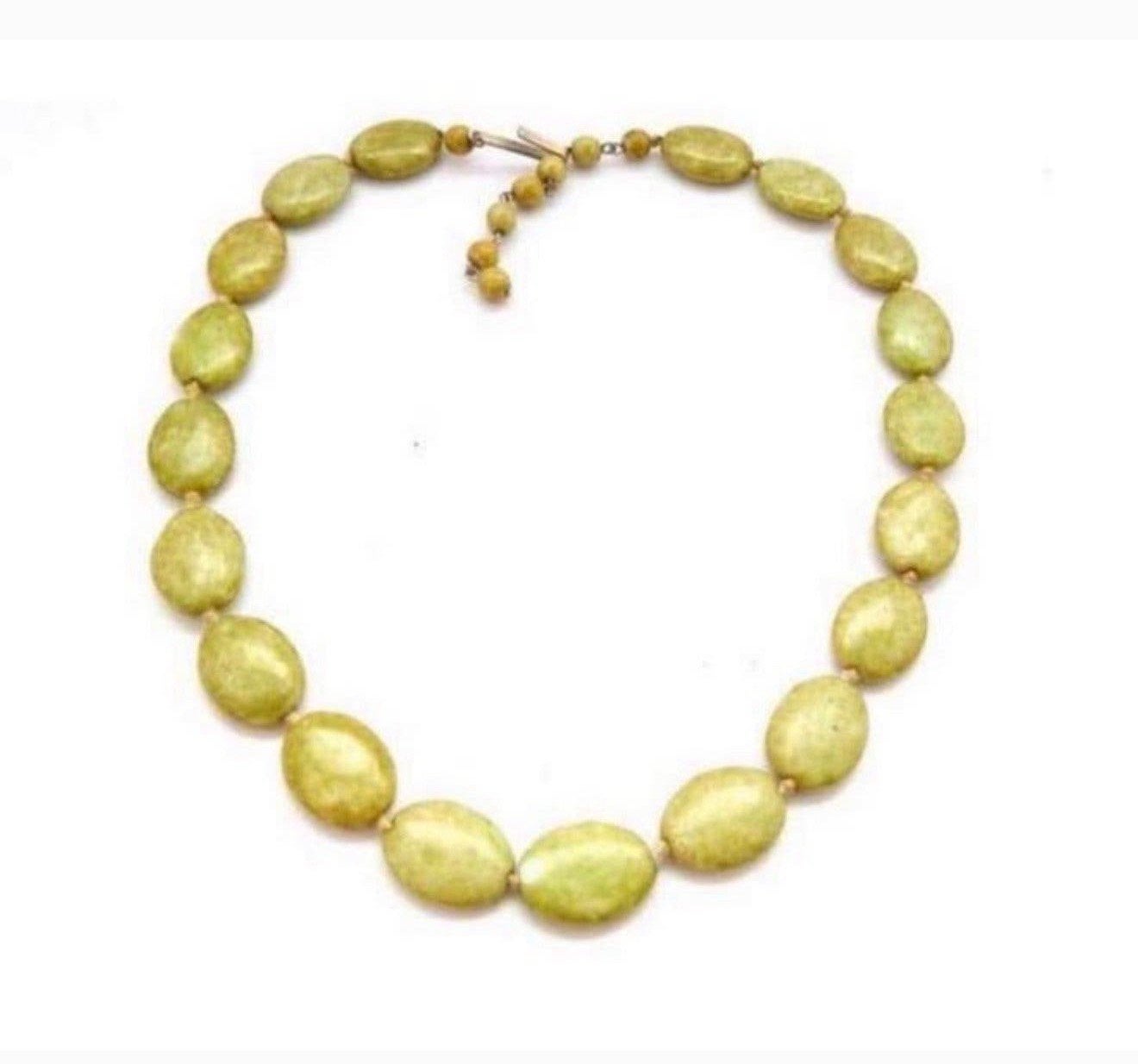 1960 handgeknoopte Schotse marmer groen glaskraal ketting, Ophalen of Verzenden, Ketting, Met edelsteen