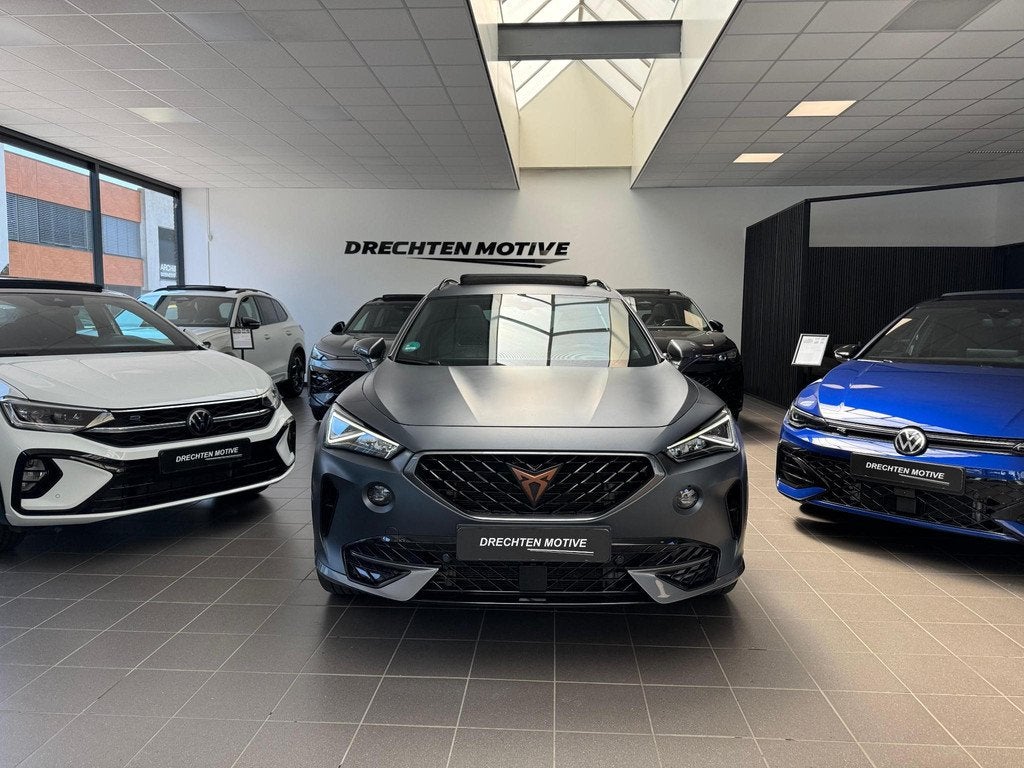 CUPRA Formentor 1.4 e-Hybrid VZ Black Edition / Pano / Camer, Auto's, Cupra, Gebruikt, Formentor, Hybride Elektrisch/Benzine, 13 kWh