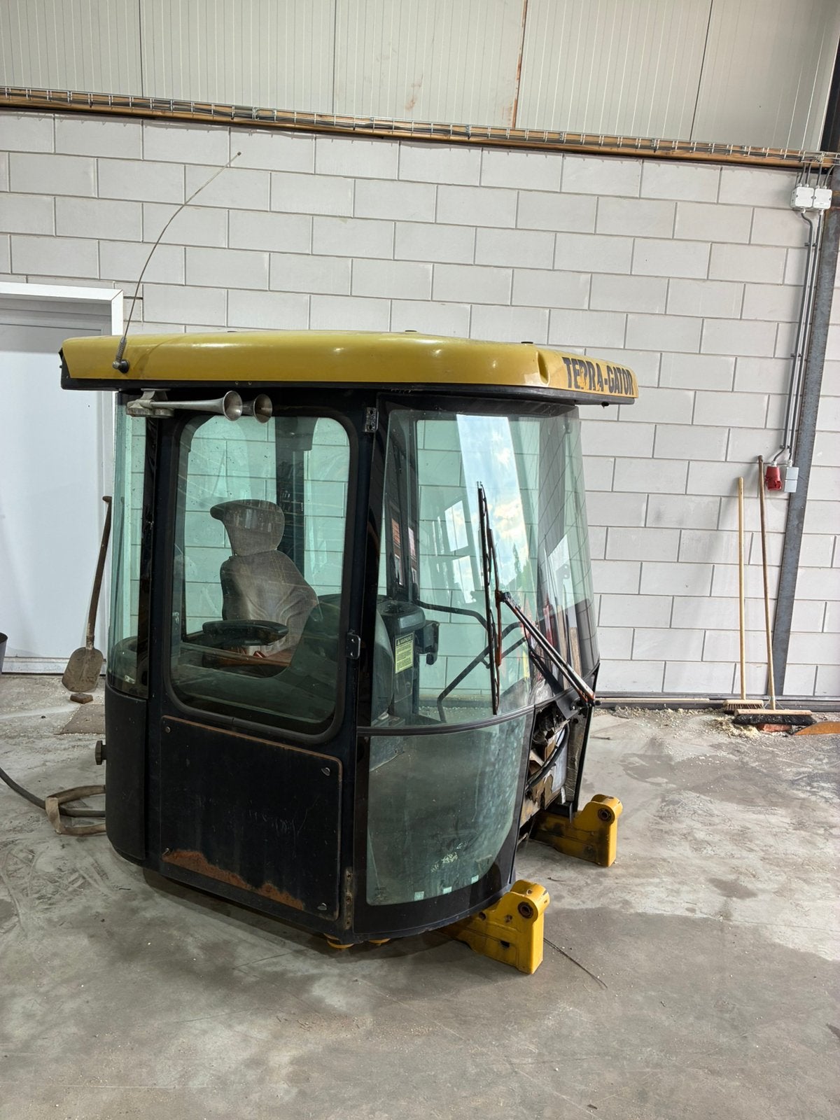 Terra gator cabine, Ophalen, Dumper