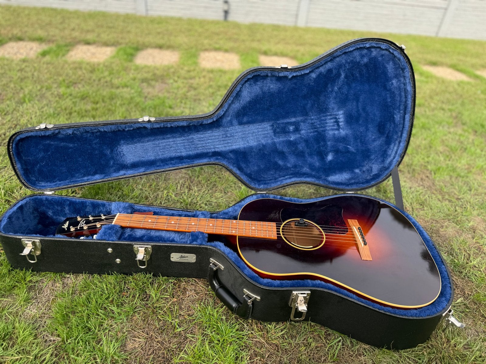 Atkin Hawaiian Master Aged Slope Shoulder Series + LR Bags, Ophalen, Zo goed als nieuw, Western- of Steelstringgitaar, Met koffer