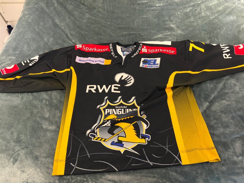IJshockeyshirt Krefeld Pinguine (gameworn), Ophalen of Verzenden, Kleding