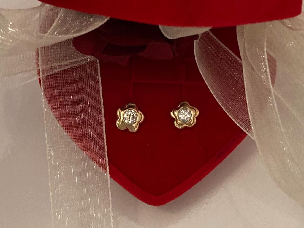 Diamant Oorstekers 585 met Briljant 0.50 Ct, Ophalen, Zo goed als nieuw, Met edelsteen, Knopjes of Stekers