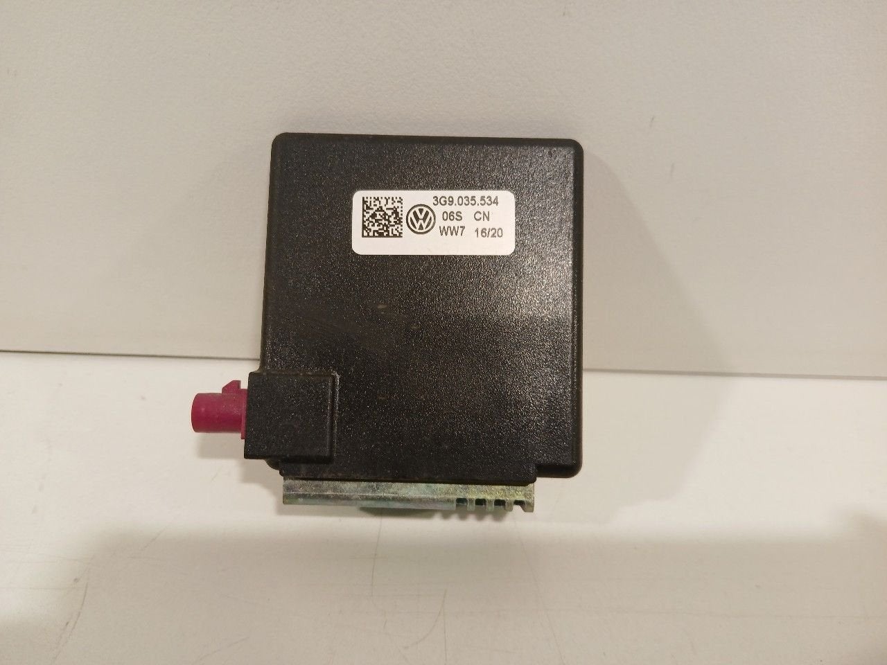 Antenne versterker Volkswagen ID.3, Ophalen of Verzenden, Van der Ven Autorecycling B.V., Onderdelen@venauto.nl, Ettenseweg 76, 4706 PB Roosendaal, The Netherlands