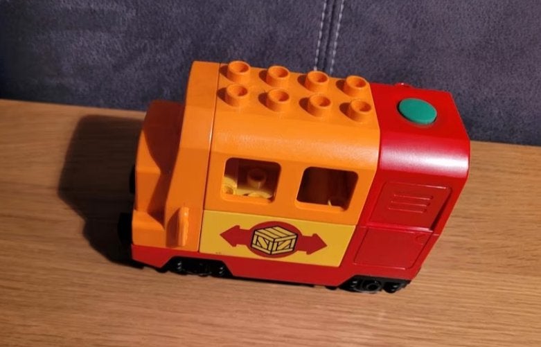Duplo locomotief oranje rood uit set 10508, met garantie, Lego Systems A/S, Gebruikt, Aastvej 1 – 7190 Billund - Denemarken, Ophalen of Verzenden