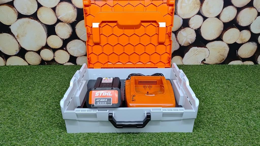 ZEER NETTE Stihl Power Box Premium 2x AP 300 S Accu & Lader, Tuin en Terras, Hand-tuingereedschap, Zo goed als nieuw, Overige soorten