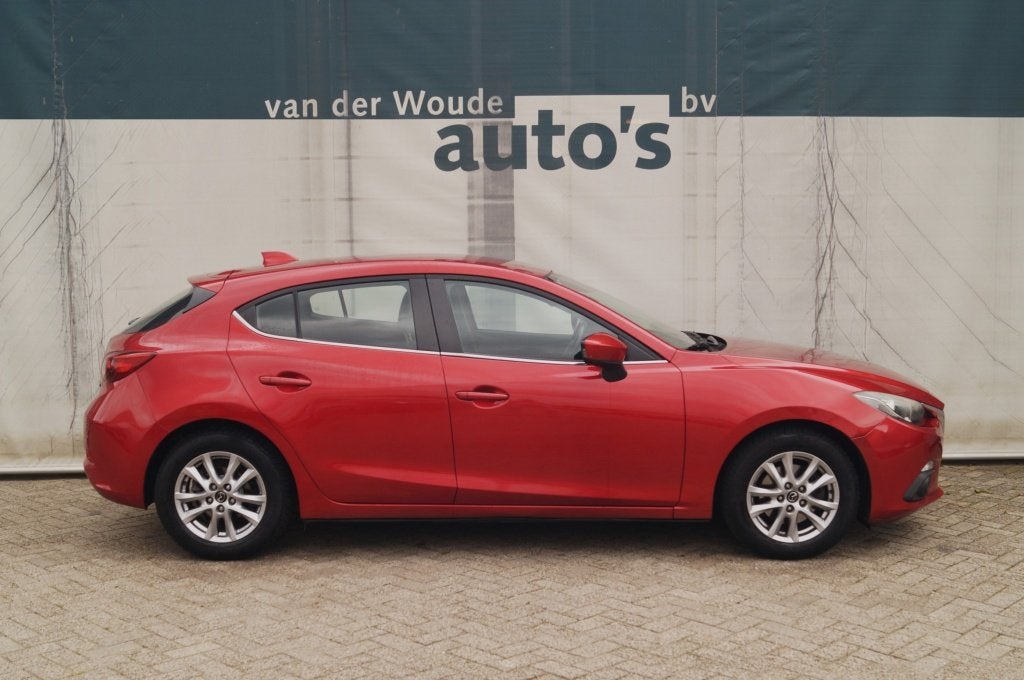 Mazda 3 2.0 120pk Skylease -NAVI-ECC-PDC-CAM-TREKHAAK-, Stof, Gebruikt, Automatische klimaatregeling, 4 cilinders