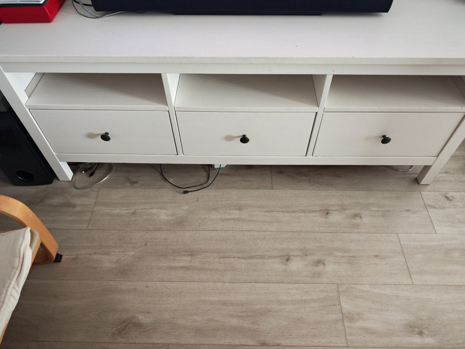 Gratis Ikea Hemnes witte TV-meubel met lades, Ophalen, 100 tot 150 cm, Zo goed als nieuw, Minder dan 100 cm