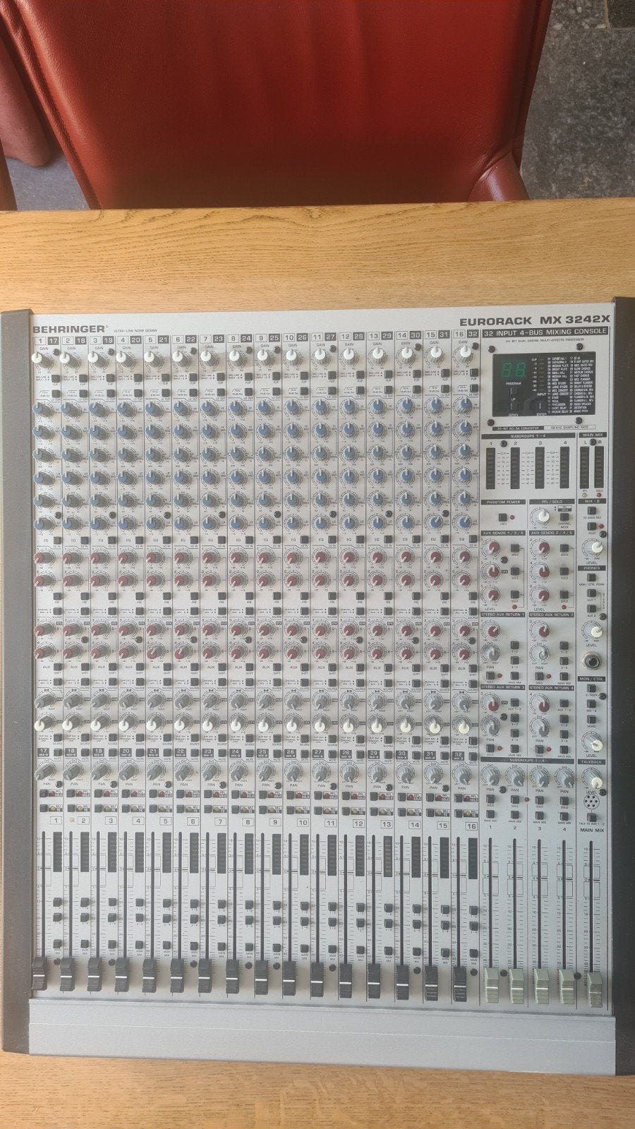 Behringer Eurorack MX3242X, Ophalen, Gebruikt, 10 tot 20 kanalen