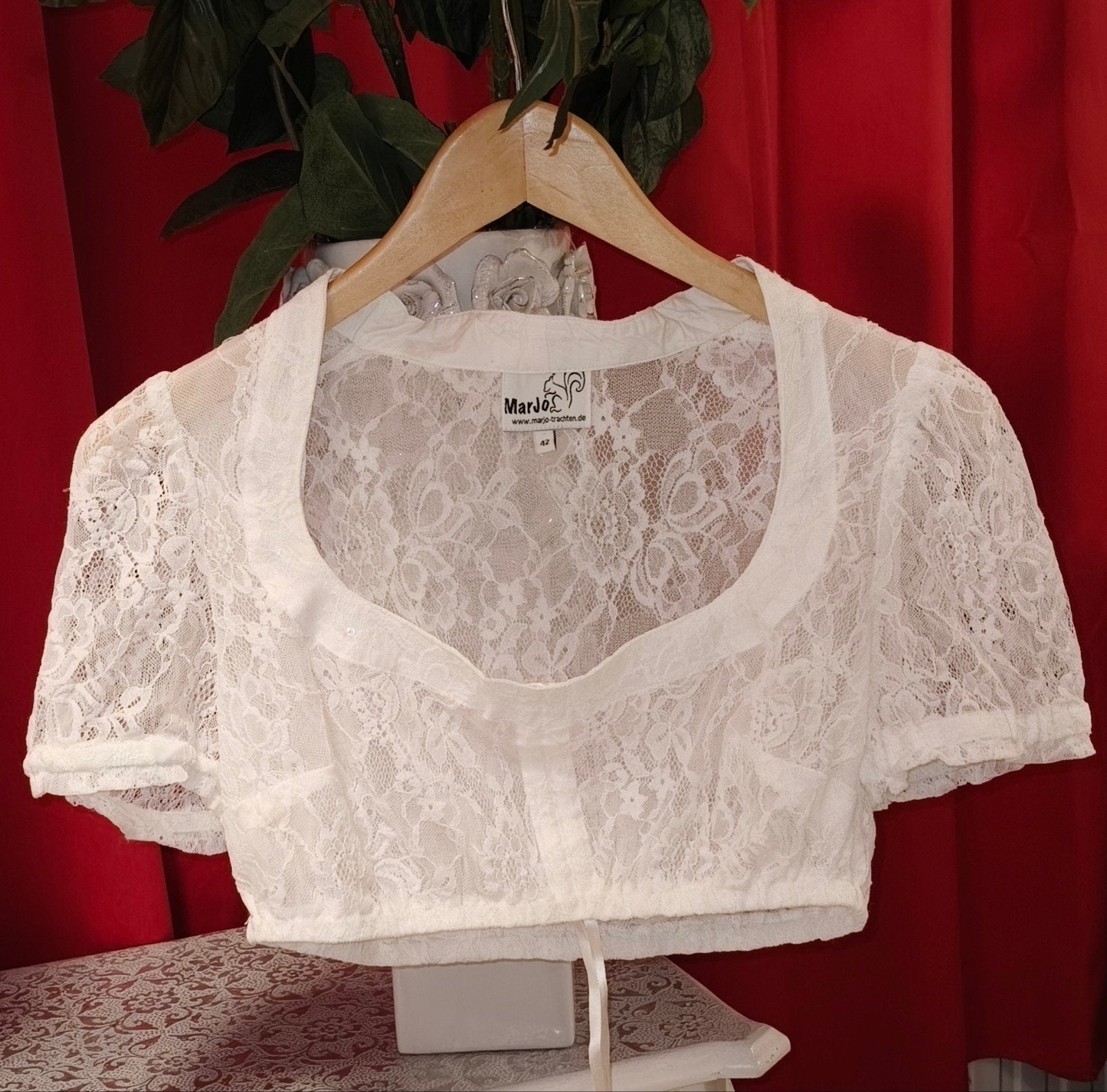 Witte kanten Dirndl blouse maat 42 - MarJo, Wit, Maat 42/44 (L), Ophalen of Verzenden, Zo goed als nieuw