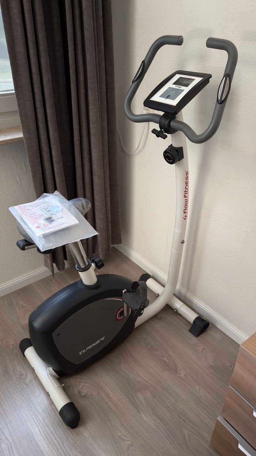 Flow Fitness Turner DHT50 Hometrainer - Zo goed als nieuw, Ophalen, Zo goed als nieuw, Metaal, Benen
