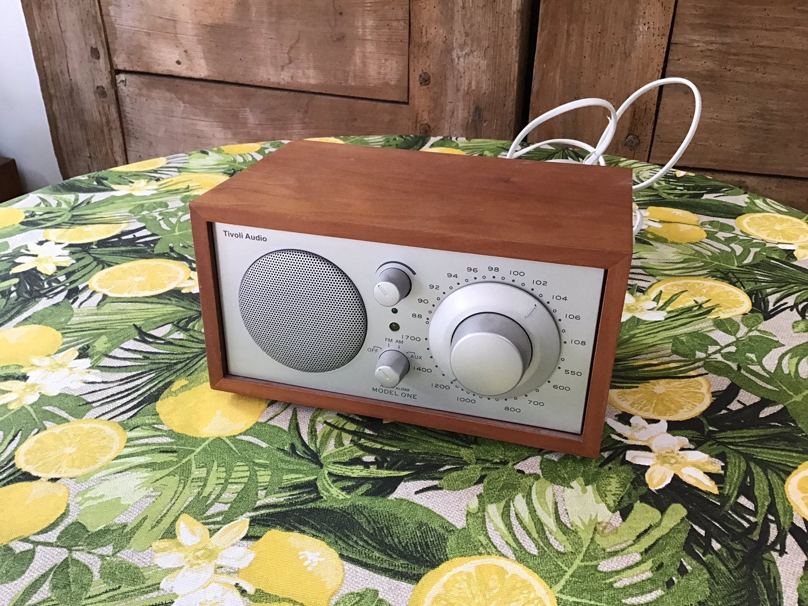Tivoli Audio model one analoge radio, Ophalen, Zo goed als nieuw
