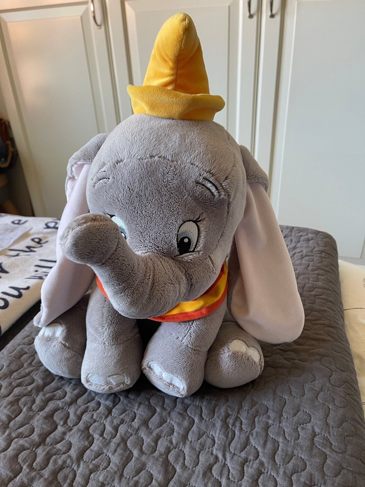 Dumbo Disney pluche knuffel olifant, Kinderen en Baby's, Speelgoed | Knuffels en Pluche, Disney, Grijs, Ophalen of Verzenden, Zo goed als nieuw
