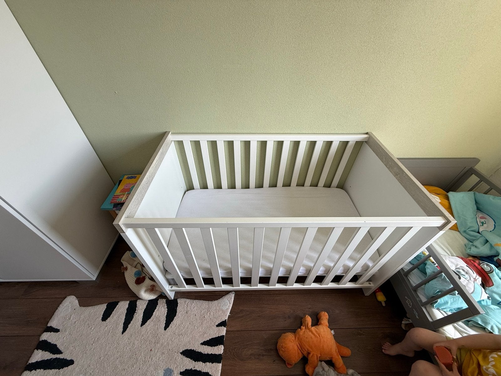 Ledikant 60x120 Berlijn Babydump incl. matras en beddengoed, Ophalen, Zo goed als nieuw, Ledikant