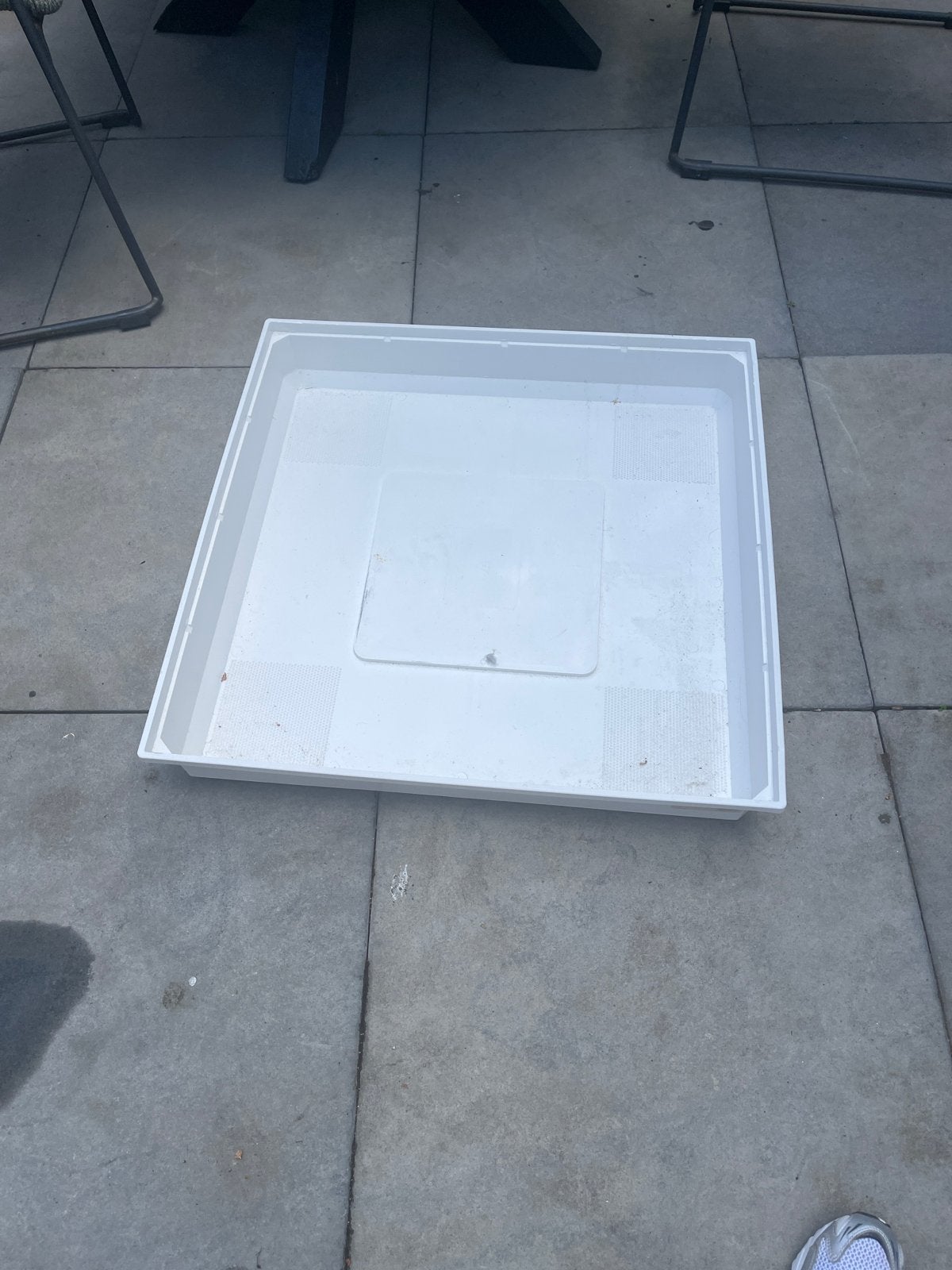 Witte kunststof lekbak wasmachine, Ophalen, Kunststof, Gebruikt, Minder dan 30 cm