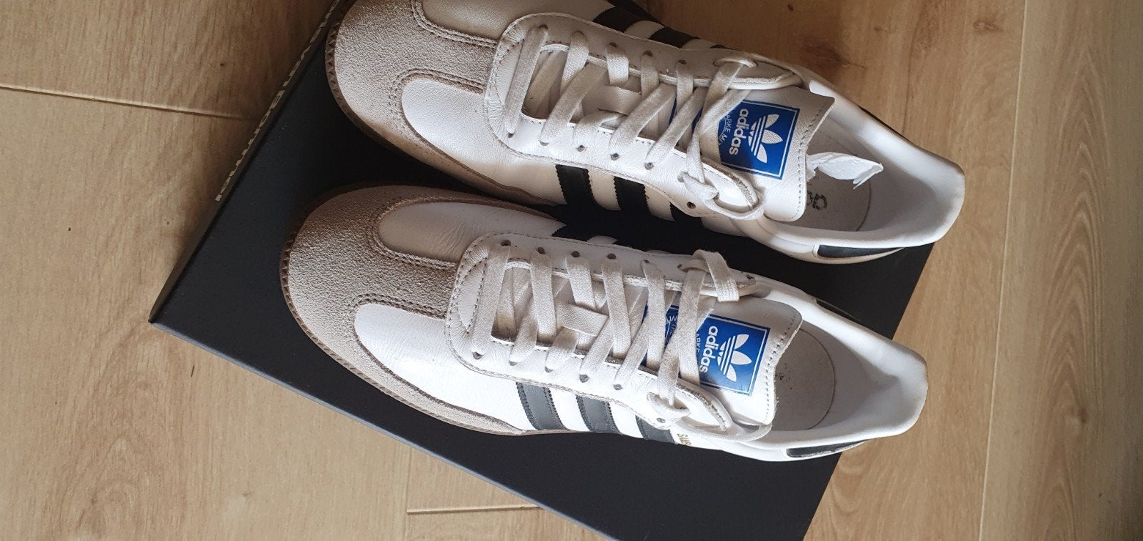Adidas Sneakers,  Model Samba, Maat 44, Kleur Wit,  3x gedra, Wit, Ophalen of Verzenden, Zo goed als nieuw, Adidas
