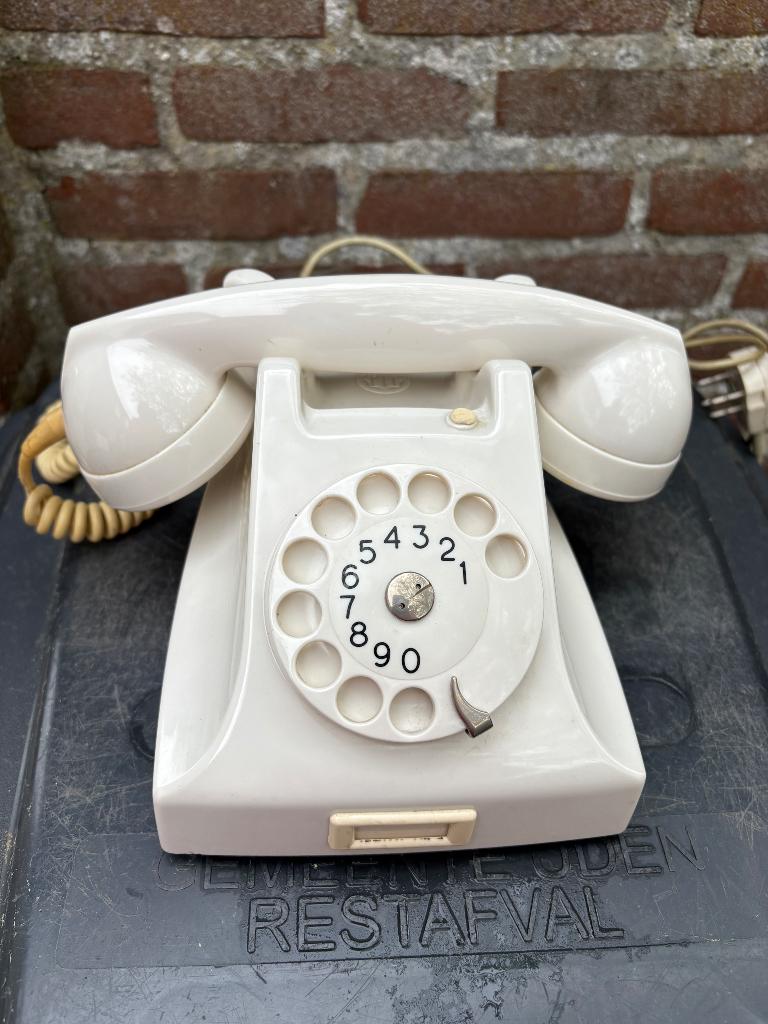 Bakeliet telefoon, Ophalen, Gebruikt, Met draaischijf